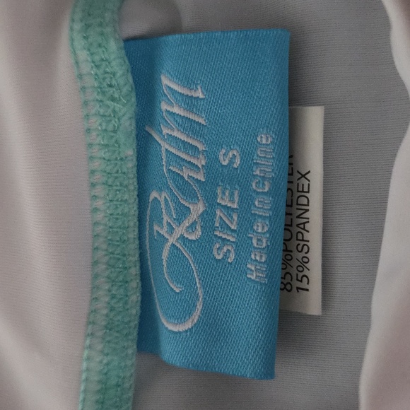 The Realm Rashguard - Picture 3 of 3